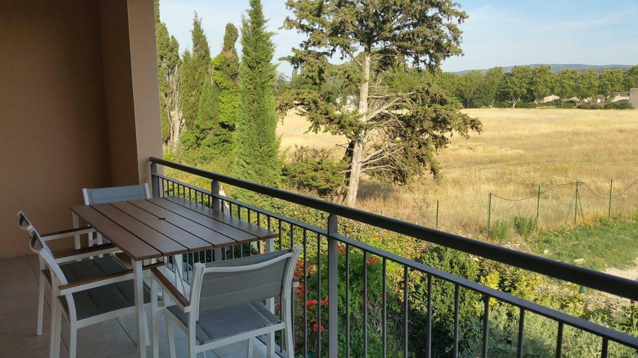Apt 50M2 Avec Balcon Tout Equipe Proche D'Avignon Apartment Pernes-les-Fontaines Bagian luar foto