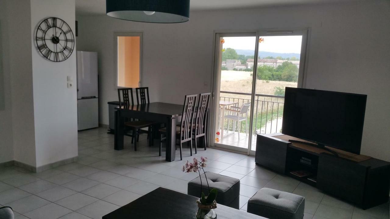 Apt 50M2 Avec Balcon Tout Equipe Proche D'Avignon Apartment Pernes-les-Fontaines Bagian luar foto